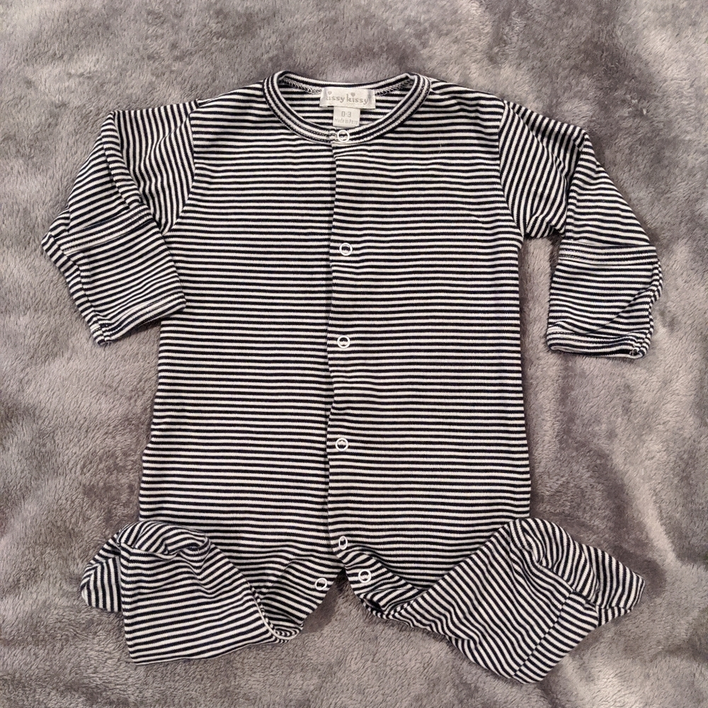 Kissy kissy pajamas 0-3 months